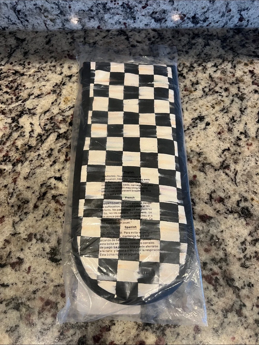 Mackenzie-Childs Courtly Check Bistro Double Oven Mitt. New w/ tags. Rare!